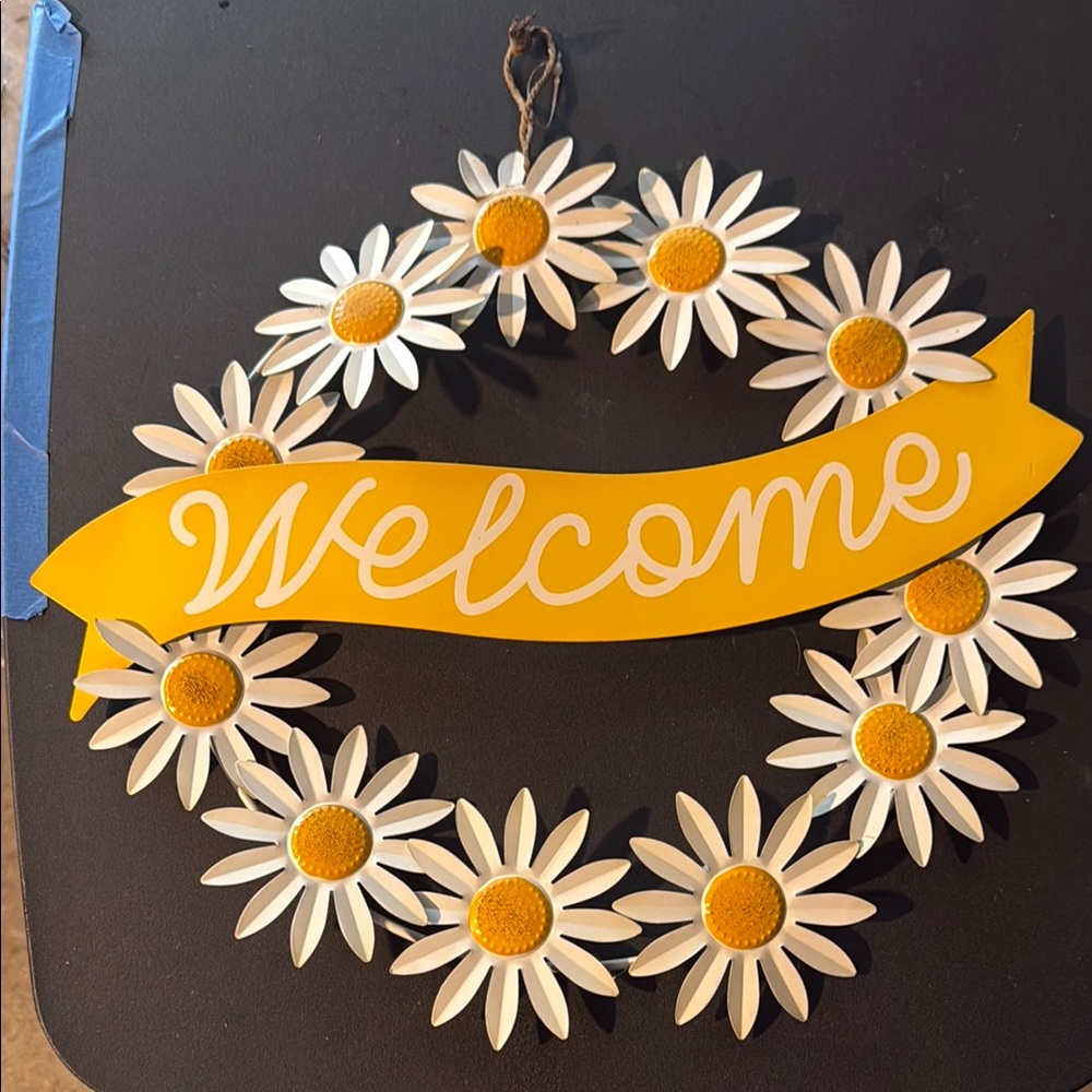 Yellow and White Daisy Welcome Wreath